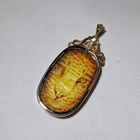 10k Copal Amber Leopard Pendant - Picture 4 of 8
